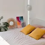 Bright Artist's On Hills * Nice